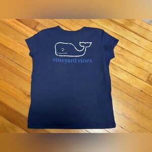 Vineyard vines women’s small navy T pocket logo